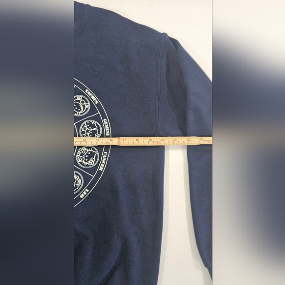 Hello Kitty & Friends Zodiac Chart Crewneck Large Sweatshirt Navy Blue - Picture 4 of 5